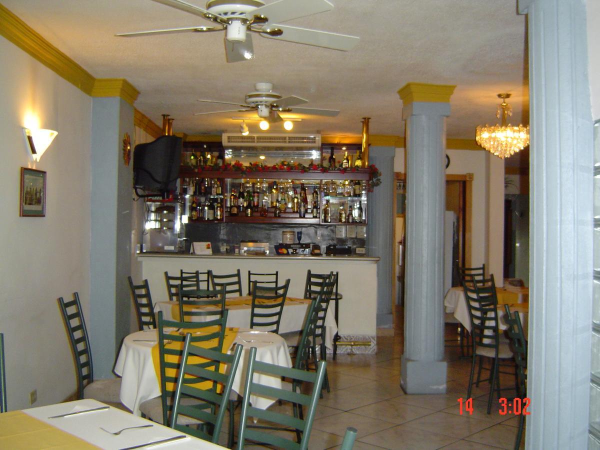 Club Hotel Ida Maria 圣多明各德洛斯科罗拉多斯 外观 照片